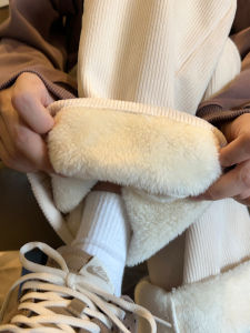 หนาขึ้น ผ้าขนแกะ เฮฟวี่เวท ผ้าลูกฟูก กางเกง ผู้ชาย ฤดูหนาว เทรนด์กีฬา ลำลอง หลวมตรงอบอุ่น กางเกงวอร์ม โพลีเอสเตอร์ ผ้าฝ้าย Blend