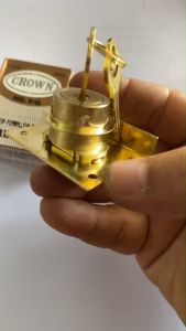 ลิ้นชัก 3.5x5 เซนติเมตร ยี่ห้อ Crown No.1G กุญแจสำหรับใส่