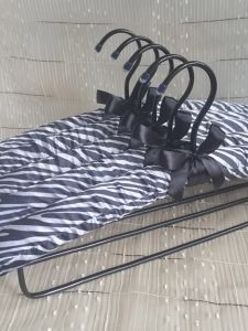 Anti-Slip Fabric Clothes Hanger Shoulder Hanging Smooth Surface Sponge Adult American Style Combination Hanger for Closet Use