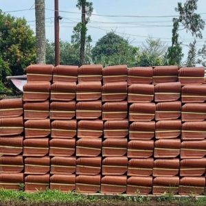Genteng glazzur merah jati wangi anti tampias varian dekorasi rumah atap jati wangi tanah liat