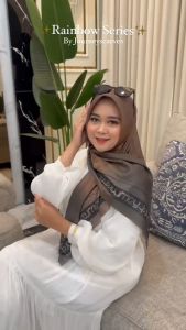 Segi Empat Motif Grada Ala Jorney Milla Rainbow Raya Series