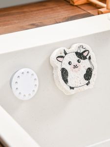 ตู้เก็บอุปกรณ์ทำความสะอาดครัวแบบติดผนังพร้อมชั้นวางซับความชื้นสำหรับผ้าเช็ดจานและลูกบอลเหล็ก