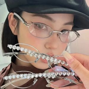 Women Rhinestone Sunglasses Stylish Oval Sun Glasses Vintage Round Black Shades Men Bling Diamond Glasses Luxury Design Eyewear