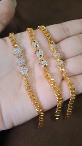 Gelang Anak Rantai 3 Bunga Titanium 22K Emas