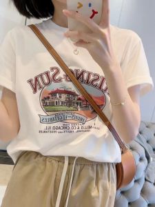 เสื้อยืดแขนสั้นผ้าฝ้ายแท้สำหรับผู้หญิงในช่วงฤดูร้อนปี 2023 เสื้อแขนสั้นทรงหลวมพิมพ์ลายแฟชั่นเกาหลี ทรงเข้ารูป ปกติ