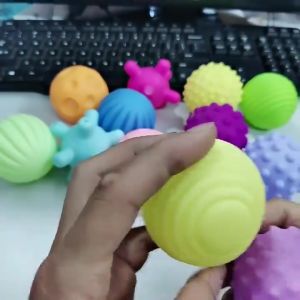 DreamBaby 6PCS Bola Sensorik Bayi & Mainan Rattle Set