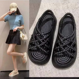 รองเท้าแตะส้นเตี้ยสไตล์โรมันพื้นหนาระบายอากาศได้ดีสำหรับผู้หญิงในช่วงฤดูร้อน รองเท้าแตะแบบสวมสบายสำหรับผู้หญิง รองเท้าพยาบาลสีขาว