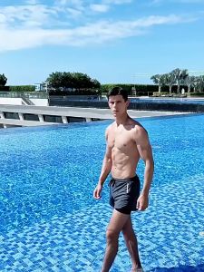 กางเกงขาสั้นผู้ชายกางเกงว่ายน้ําป้องกันความลําบากใจใหม่สองชั้นแห้งเร็วชายหาดมืออาชีพขนาดใหญ่