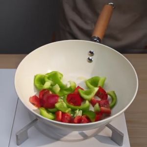 【Malaysia Spot Sale】Multifunctional non-stick ceramic pot Non-stick coating Cookware Universal stovetop Frying Pan Pan (20-24cm)