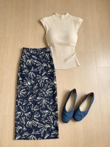 Elegant Fashionable Apricot T-shirt and Skirt Set