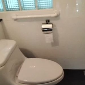 ราวจับห้องน้ำ ราวช่วยพยุงตัว สแตนเลส 304 ขนาดยาว 35-39-60-100 cm และ ตัว L 60x32 cm สีขาว ท่อ 35-38 mm หุ้มด้วยพลาสติก ABS อย่างดี by VIP25