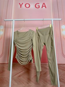 ชุดโยคะพรีเมี่ยม VCYG แขนยาว ผ้าตาข่าย แผ่นรองหน้าอก โยคะ Pilates วิ่ง ออกกำลังกาย เสื้อผ้ากีฬา ชุดสองชิ้นสำหรับผู้หญิง