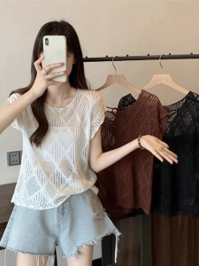 เสื้อยืดไหมน้ำแข็งถักแบบบางแขนสั้นเปิดหลังสำหรับผู้หญิงในช่วงฤดูร้อนปี 2025 เสื้อคลุมกันหนาวแบบโปร่งใส ทรงสลิมฟิต เสื้อผ้าทำงานสไตล์เกาหลี