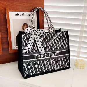 ผ้าหนังชัด กระเป๋าผ้า ผูกโบว์ ลายแฟชั่น 3D สไตล์เกาหลีญี่ปูนสำหรับผู้หญิง กระเป๋าสะพายไหล่ TOTE BAG น่ารัก ขนาดใหญ่ กระเป๋าช้อปปิ้ง