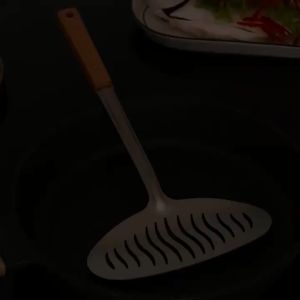 Xẻng Chiên Cá Chất Liệu Inox 304 Tay Cầm Giả Gỗ Chống Nóng Dùng Lật Bít Tết Lật Cá Nguyên Con