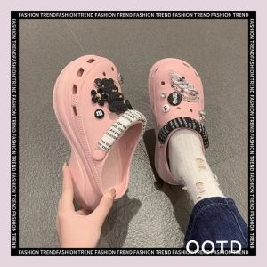 DMshoes กำลังฮิต  รองเท้าหัวโตเเฟชั่นผู้หญิง วัสดุดีคุณภาพ มีหลากหลายสีให้เลือกจุกๆสายรัดส้น สีขาว+สีดํา ตัดสลับสีสุดปัง  เเมทช์กับชุดได้ง่าย ราคาถูก รีบสั่งเลย