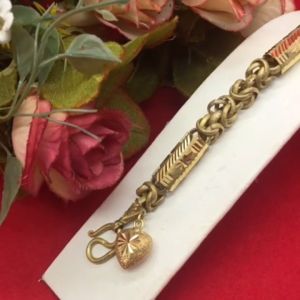 สร้อยข้อมืองานดิบทองเหลืองลายมีนาคั่นปล้องตัดลายห้อยจี้หัวใจ ความยาว 7.5 นิ้ว งานดิบไม่ได้ชุบ ทองเหลืองโบราณ พร้อมส่ง