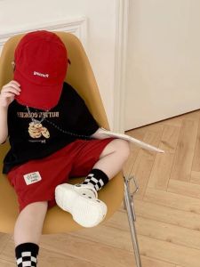 ชุดเสื้อยืดแขนสั้นคอกลมสำหรับเด็กชาย ชุดลำลองฤดูร้อน ชุดกางเกงขาสั้นสีแดง ชุดเด็กชาย ชุดแฟชั่นสำหรับเด็กชาย