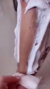 Semprot Penghilang Bulu Alami: Solusi Aman & Lembut