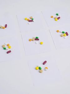 maitian | 7-Day Mini Pill Organizer Compact