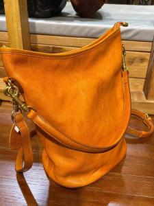 Casual Fashionable Tanned Leather Bucket Bag with Double Straps Top Handle And Shoulder Single Layer Calfskin Large Capacity