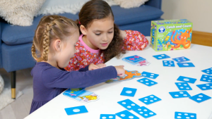 Trò chơi trí tuệ Catch and Count - Orchard Toys giúp trẻ làm quen với toán và kỹ năng quan sát