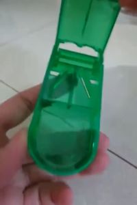 Pemecah Tablet Kapsul Pill Alat Pemotong Obat Kotak Box Pil Serbaguna Penyimpanan Potong Pill Cutter Splitter Tablet Pemecah Kapsul Pil Kotak Tempat