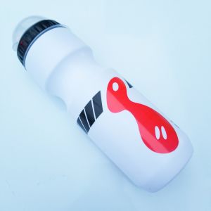 Bình nước xe đạp thể thao chất liệu nhựa