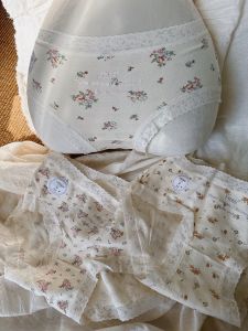 Cotton Ladies Underwear Mid-Waist Seamless Butt Covering Triangle Pants Breathable Antibacterial Comfortable for Teen Girls