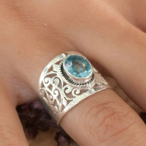 Huitan Romantic Sky Blue Stone Women Rings Hollow Out Band Fancy Bridal Wedding Rings for Party Anniversary Gift Fashion Jewelry