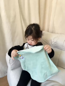 30*30CM Childrens Towels Cant Absorb Water And Lose Hair Than Pure Cotton Soft And Quick-drying Cute Little Face Towels Hang Square Towels