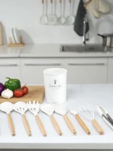 Greenika 11ชิ้นชุดเครื่องครัวซิลิโคน ขายแยกชิ้น ตะหลิว ทัพพี ไม้พาย กระบวย แปรง ที่คีบขนม ตะกร้อตีไข่ พิเศษสำหรับทำอาหาร