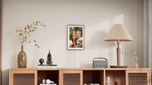 ARZOPA Digital Picture Frame 10.1/14.0 Inch Smart WiFi Digital Photo Frame 32GB with IPS Touch Screen family gift Auto-Rotate and Slideshow Share Photos Videos Music Alarm