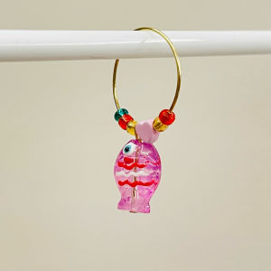 จี้แก้วตกแต่งต้นไม้คริสต์มาส รูปแก้วไวน์ หมุดบุคคล พวงกุญแจ ตกแต่งผนังพื้นหลัง อุปกรณ์ตกแต่งหูต่างๆ