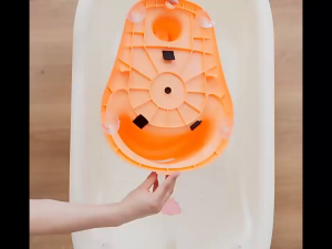 ที่นั่งอาบน้ำเด็ก 2 in 1 แบบมีล้อ พร้อมเบาะนั่ง PU นิ่ม จับจุกกันลื่น สำหรับเด็ก 0-12 เดือน วัสดุ PP สีสันสดใส