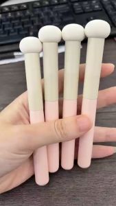 Mushroom head concealer makeup brush dry and wet dual-use brushless sponge lipstick brush蘑菇头遮瑕化妆刷干湿两用晕染均匀无刷痕海绵 口红刷