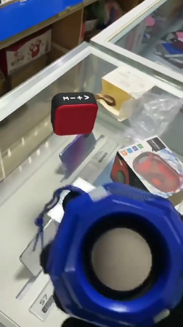 ลำโฟนบลูทูธ Mini  รุ่น A005 พร้อมไฟ LED ปรับได้ รองรับ FM/USB/MicroSD การใช้งานง่าย พกพาสะดวก