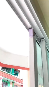 แผ่นปิดช่องว่างหน้าต่าง สำหรับบานเลื่อน กันจิ้งจก กันฝุ่น บล็อกลม แถบปิดผนึกประตูและหน้าต่าง(1ชุดมี2 ชิ้น ชิ้นบนและชิ้นล