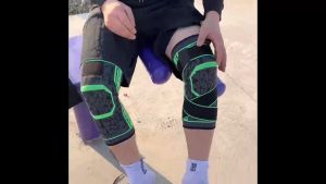 🇸🇬 Fast Delivery Knee protection sports Mens and womens running fitness basketball meniscus professional squat knee protection sleeve leg joint paint cover 运动 护膝 保护膝盖 gifts Christmas present