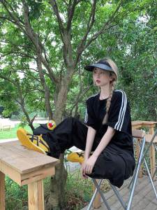 Black American Three Bars Pure Cotton Womens Short Sleeve T-Shirt Casual Sporty Top for Young Women in Their 20s And 30s