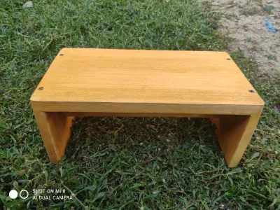 Stool / Bangkito