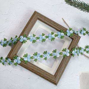 ชิ้นส่วนเสริมลายดอกไม้สีน้ำเงินสดประดับกระโปรงสีเขียว โซ่กระดูกไหปลาร้า ลูกไม้ประดับขอบ ตกแต่งคอชุด Qipao สไตล์วินเทจ