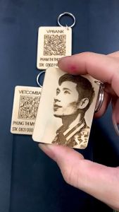 Móc khoá gỗ khắc laser - Khắc ảnh thông tin cá nhân hoá thông tin Tk mã QR theo yêu cầu