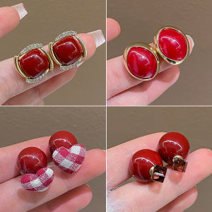 Plaid red and white sphere heart earrings for women Korean style niche white new earrings autumn and winter high-end earrings