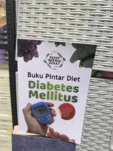 Buku Pintar Diet Diabetes Mellitus resep menu sehat