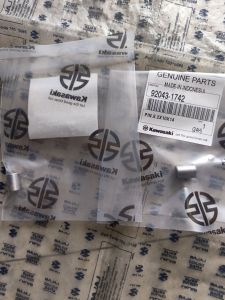 PIN BOSH BLOK NINJA 150R RR BOSHING BLOK KLX 150 BOSH BLOCK CRANKCASE PIN BOSHING BLOCK 8.2x10x14 92042-1742