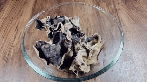 Loherbs 清水白背黑木耳/ 毛木耳 Dried Black Fungus/ Dried Black Wood Ears/ Cendawan Kering Hitam Bersih