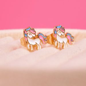 Collexion Magical Unicorn Earring Studs Lapis Emas Gold Plated 0851220017\\n\\n Apa Itu Aksesoris Unik Unicorn?\\n\\nAksesoris unik unicorn adalah jenis perhiasan yang menampilkan desain unik dan menarik berbentuk kuda unicorn. Unicorn menjadi simbol kecantikan, keberanian, dan kekuatan bagi banyak wanita di seluruh dunia. Unicorn earrings memiliki daya tarik yang kuat bagi para pecinta fashion dan perhiasan.\\n\\n Desain Unik dan Menarik\\n\\nEarrings unicorn menawarkan desain unik dan menarik yang bisa membuat penampilan Anda semakin menonjol. Dengan berbagai pilihan bentuk dan ukuran, Anda bisa memilih earrings unicorn yang cocok dengan gaya fashion Anda.\\n\\n Mengapa Pilih Aksesoris Unik Unicorn?\\n\\nPilih aksesoris unik unicorn karena mereka memberikan sentuhan unik pada penampilan Anda. Unicorn earrings dapat menambahkan daya tarik pada penampilan Anda dan membuat Anda merasa percaya diri.\\n\\n Keunggulan Earring Studs Perhiasan\\n\\nEarring studs perhiasan adalah pilihan yang tepat bagi Anda yang mencari aksesoris unik unicorn yang tahan lama dan berkualitas tinggi. Earring studs perhiasan memiliki beberapa keunggulan dibandingkan dengan jenis earring lainnya.\\n\\n Kualitas Lapis Emas Gold Plated\\n\\nCollexion Magical Unicorn Earring Studs Lapis Emas Gold Plated adalah pilihan yang tepat bagi Anda yang mencari earring unicorn berkualitas tinggi. Earring ini dilapisi emas gold plated yang tahan lama dan tidak mudah pudar.\\n\\n Aksesoris Fashion Wanita\\n\\nEarring unicorn adalah aksesoris fashion wanita yang dapat menambah daya tarik pada penampilan Anda. Dengan berbagai pilihan desain dan ukuran, Anda bisa memilih earrings unicorn yang cocok dengan gaya fashion Anda.\\n\\n Cara Menggunakan Collexion Magical Unicorn Earring Studs Lapis Emas Gold Plated\\n\\nBerikut adalah beberapa tips untuk menggunakan Collexion Magical Unicorn Earring Studs Lapis Emas Gold Plated dengan benar.\\n\\n Tips Memilih Earring Studs Perhiasan\\n\\nPilih earring studs perhiasan yang sesuai dengan bentuk wajah dan ukuran telinga Anda. Jika Anda memiliki bentuk wajah oval atau bulat, pilih earring dengan desain yang lebih besar dan berani. Jika Anda memiliki bentuk wajah persegi atau segitiga, pilih earring dengan desain yang lebih sederhana dan elegan.\\n\\n Cara Merawat Earring Studs Perhiasan\\n\\nUntuk menjaga kebersihan dan kualitas earring studs perhiasan, hindari kontak langsung dengan air, kosmetik, dan bahan kimia lainnya. Bersihkan earring secara rutin menggunakan kain lembut dan air hangat. Jangan lupa simpan earring dalam kotak atau wadah yang aman untuk menghindari kerusakan.\\n\\nDengan mengikuti tips di atas, Anda bisa menikmati Collexion Magical Unicorn Earring Studs Lapis Emas Gold Plated dalam waktu yang lama dan tetap terlihat menarik. Jadi, tunggu apa lagi? Segera miliki Collexion Magical Unicorn Earring Studs Lapis Emas Gold Plated dan tunjukkan keunikan Anda!\n}
