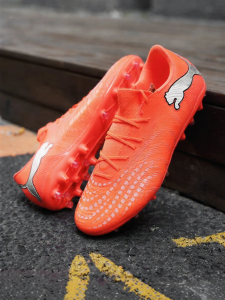 PUMA | Medium MG Grass Short Stud Soccer Shoes