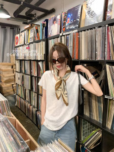 New Loose Thin V-Neck White T-Shirt